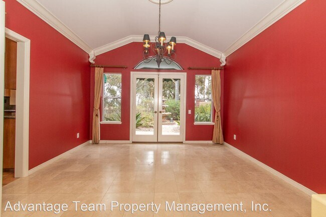 Foto del edificio - 12885 Chaparral Ridge Rd