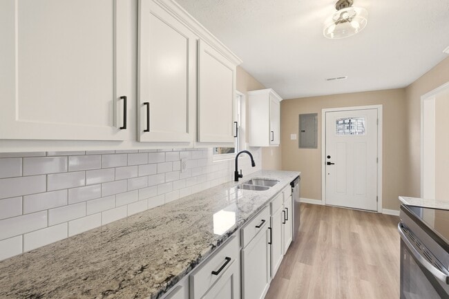 Building Photo - 1785 McDonald Ln