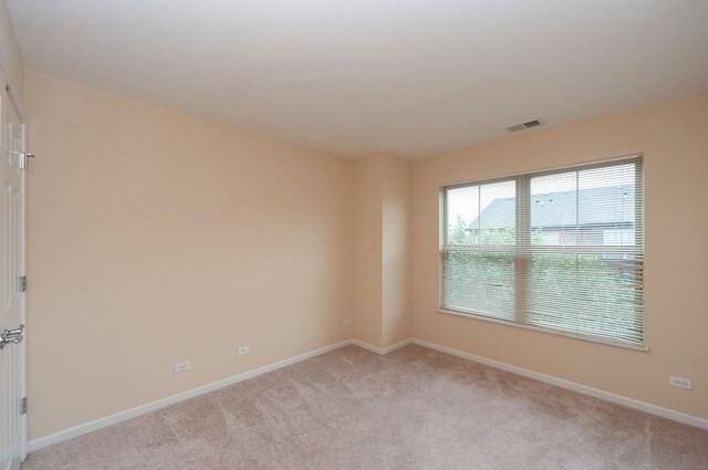 Building Photo - 706 Summit Ln