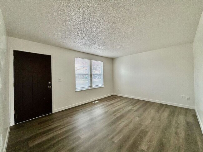 Foto del edificio - 2567 S Dillon St