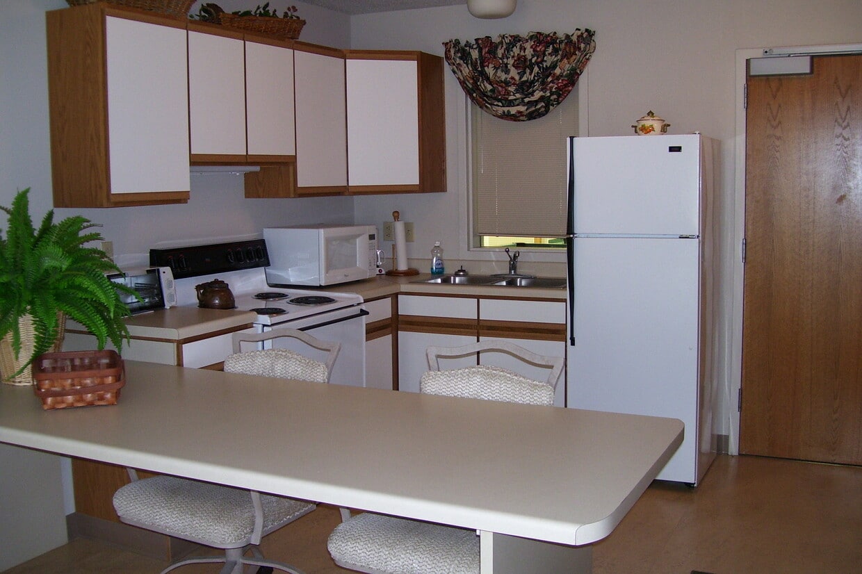 Kitchen - 131 Shady Lane Dr