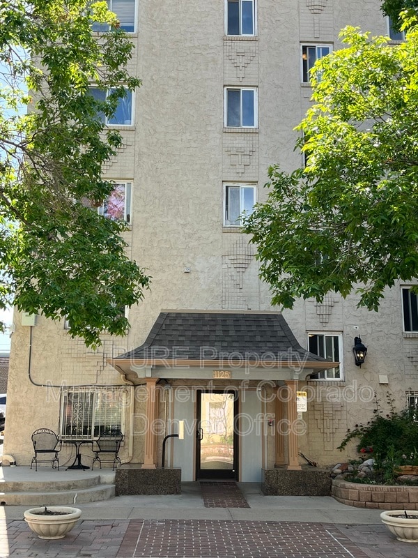 Building Photo - 1125 N Washington St