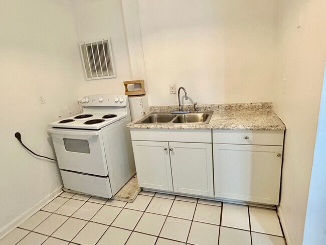 Foto del edificio - 4762 Trenton Dr