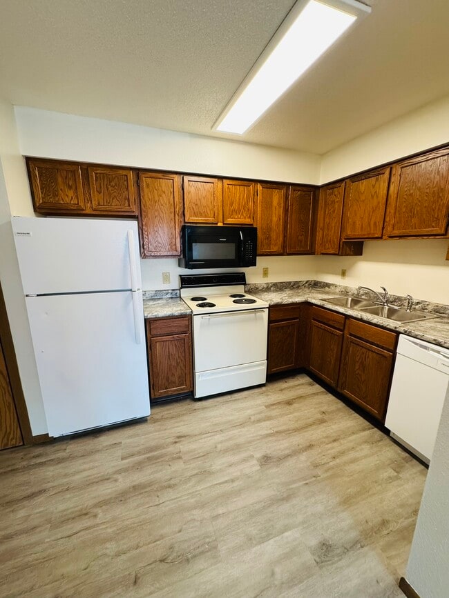 Photo - 156 Westside Dr Apartment