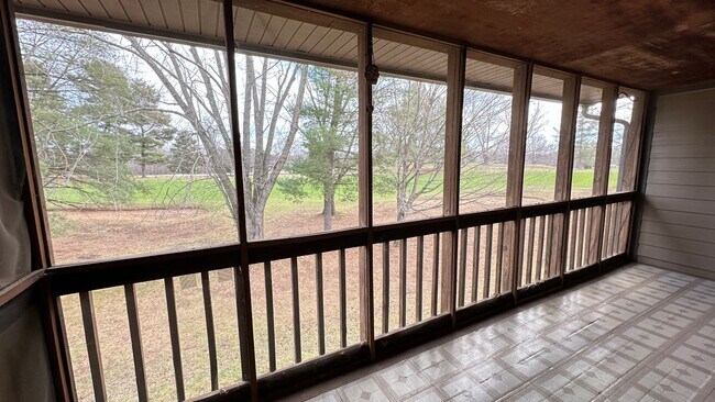 Building Photo - Amazing condo in the Water Edge Community ...