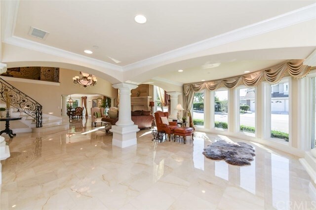 Building Photo - 2 Sunpeak