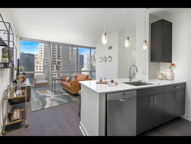 Foto del edificio - 600 N Fairbanks Ct