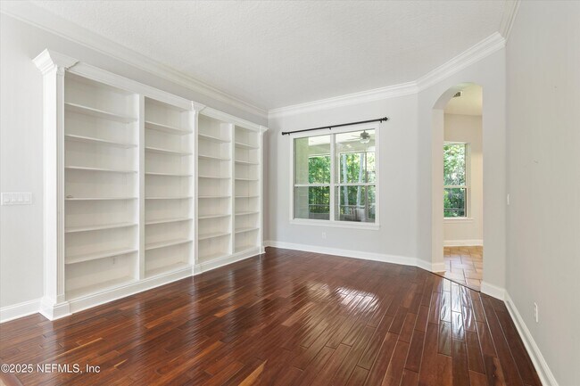 Building Photo - 713 Carthage Pl