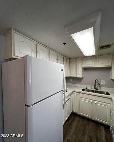 Foto del edificio - 12221 W Bell Rd