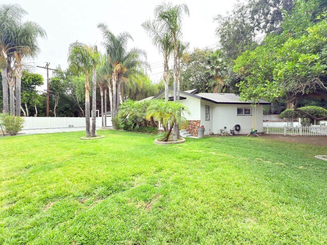 Foto del edificio - Luxury 3-Bedroom + Bonus Room Home in Gated Shadow Hills Community – Short & Long Term Available