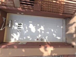 Building Photo - 5816 W Chicago Ave