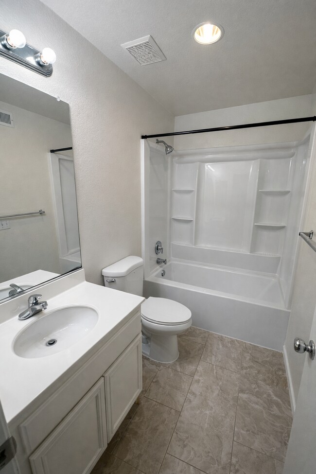 Foto del edificio - 2150 Caminito Leonzio