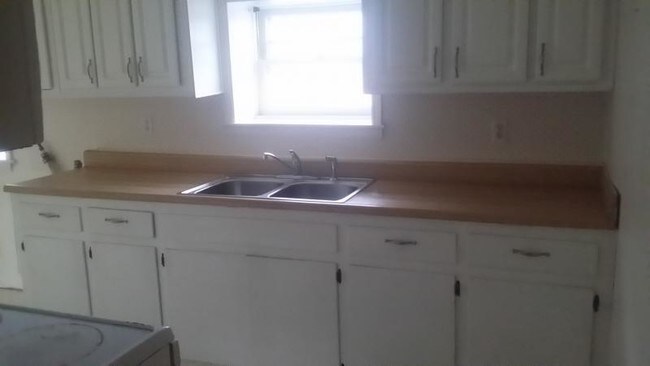 Foto del edificio - 1 Country Club Rd. Apt A