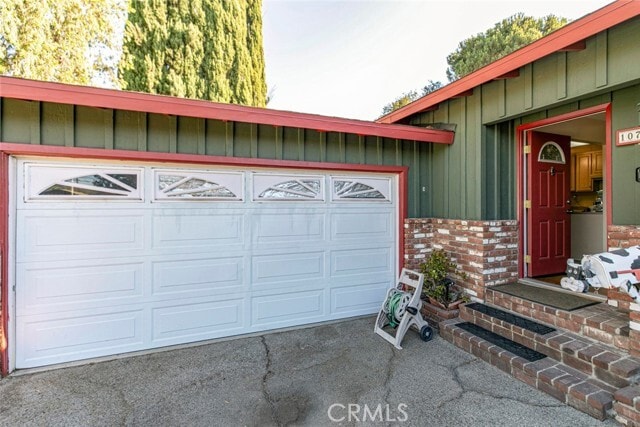 Building Photo - 10706 Rhodesia Ave