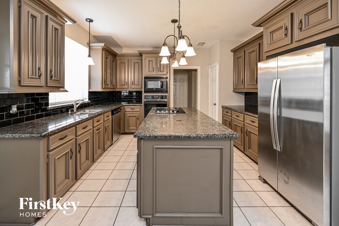 Primary Photo - 17631 Surreywest Ln