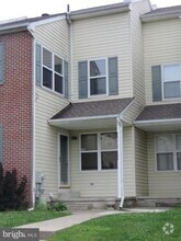 Building Photo - 636 Yale Ct
