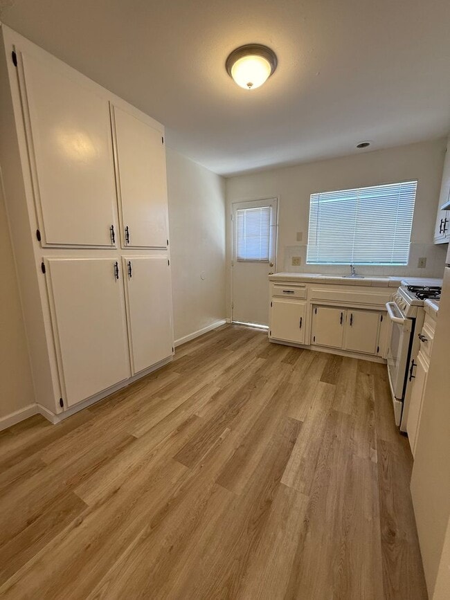 Building Photo - 73615 Sun Valley Dr