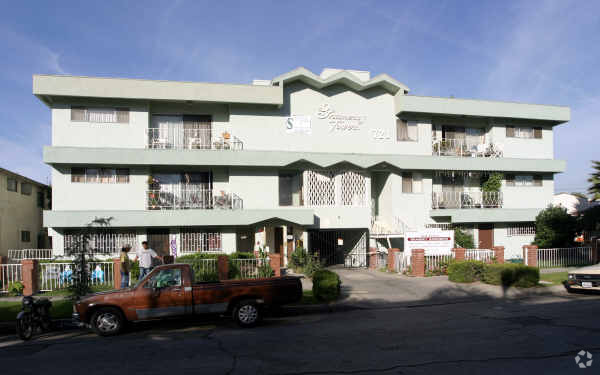 Building Photo - Gramercy Arms