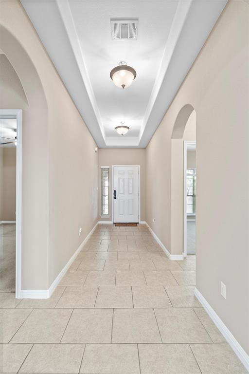 Building Photo - 301 Silver Trail