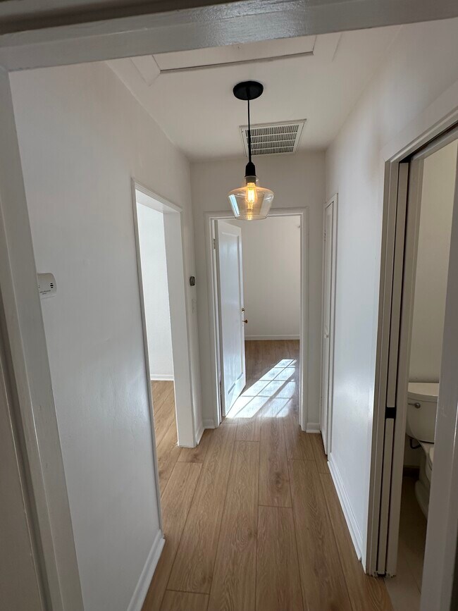 Foto del edificio - 8525 Hargis St