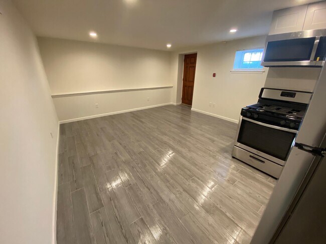 Foto del edificio - 3901 Baring St