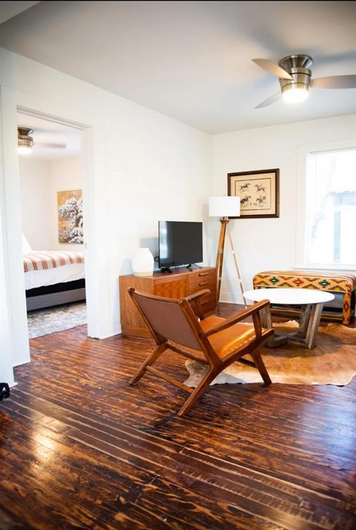 Foto del edificio - 1109 W 18th St