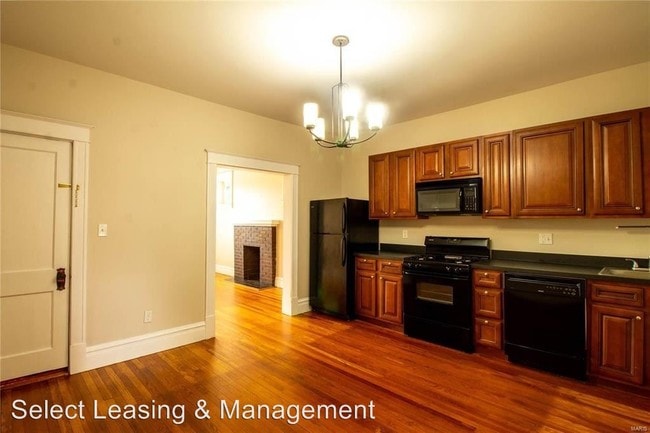 Building Photo - 5311-5313 S Kingshighway Blvd