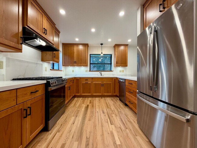 Foto del edificio - 4036 Campton Rd