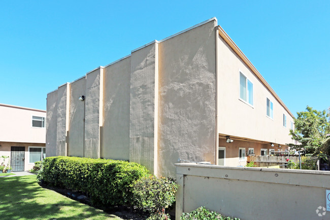 Building Photo - 14282 Village Way