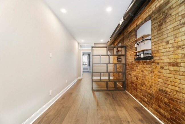 Building Photo - 167 Columbus Dr