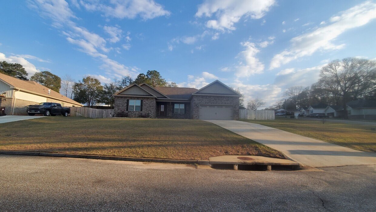 Foto principal - 248 Cedar Grove Ln