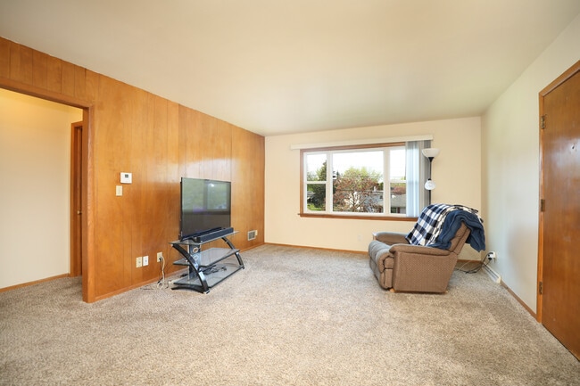 Building Photo - 938 Gay Dr