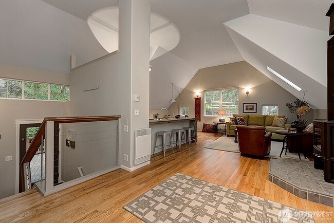 Building Photo - 8174 Hansen Rd NE