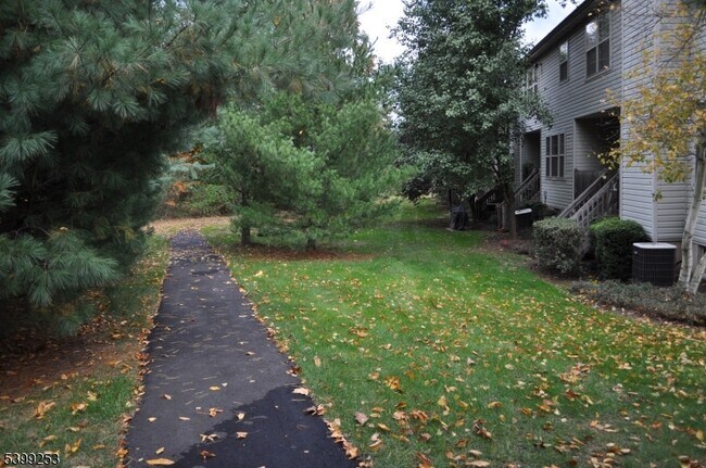 Building Photo - 2406 Taggert Dr