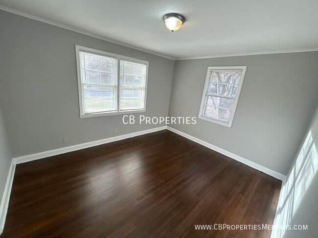 Foto del edificio - 4322 Rhodes Ave