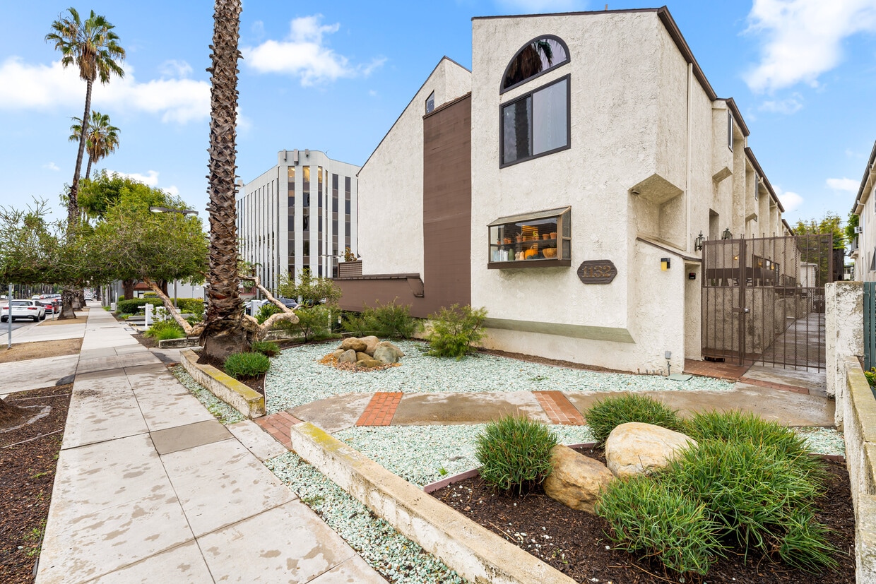 1132 19th St Unit 3, Santa Monica, CA 90403 Condo for Rent in Santa