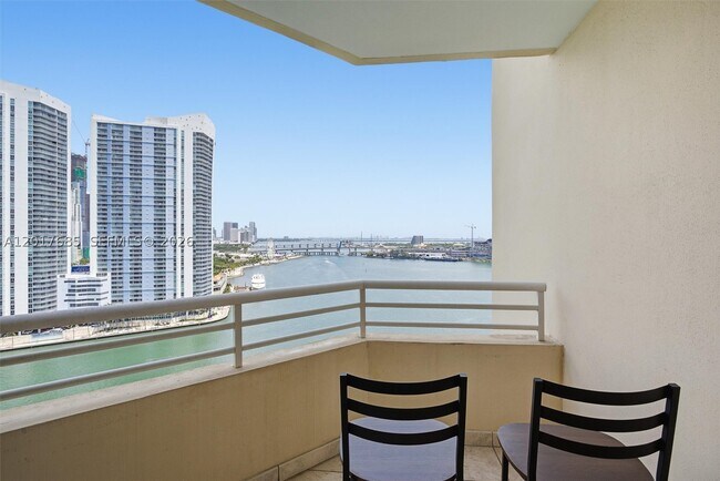 Building Photo - 888 Brickell Key Dr