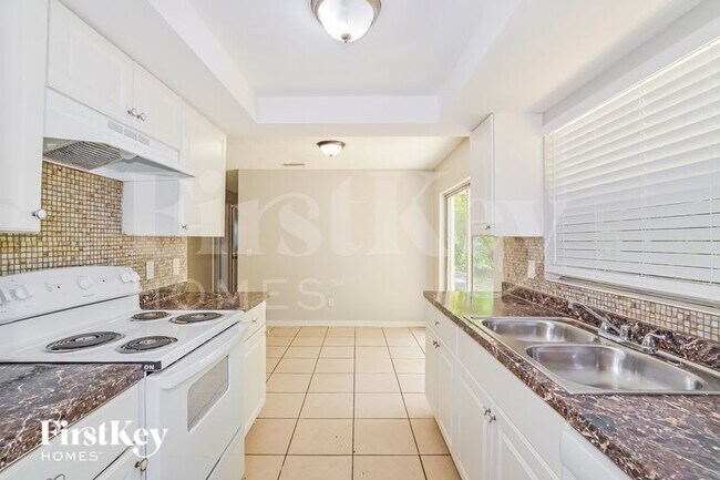 Foto del edificio - 3694 Rundo Dr