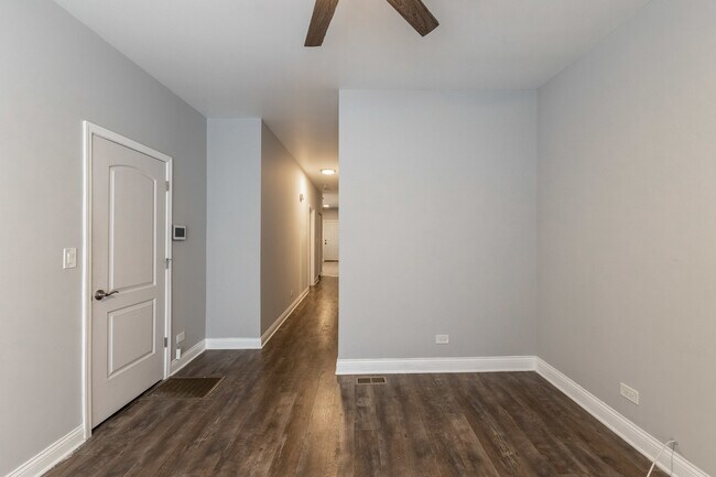 Foto del edificio - 6833 S Champlain Ave