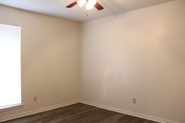 Building Photo - 163 Ben Hogan Dr