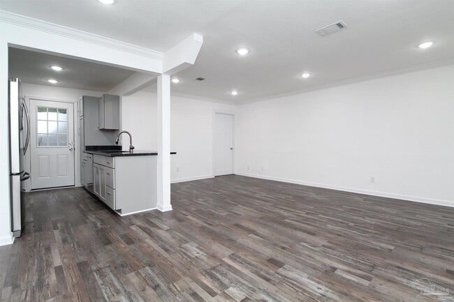 Building Photo - 150 E Ensley St