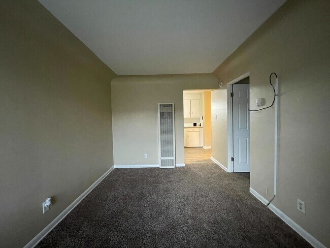 Building Photo - 1435 Otis St