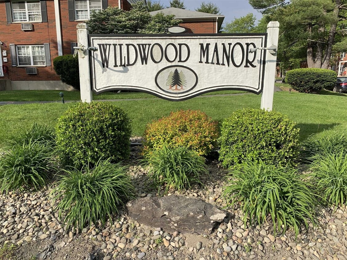 5 Wildwood Dr Unit 13C, Wappingers Falls, NY 12590 Condo for Rent in