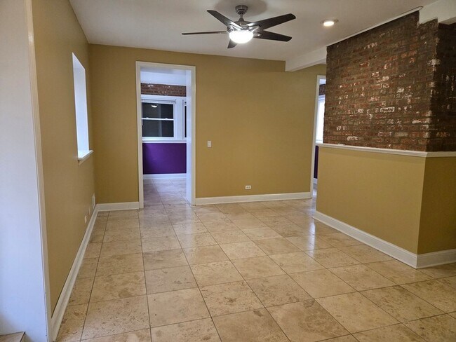 Building Photo - 5948 S King Dr