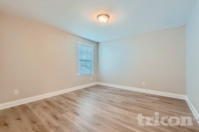 Foto del edificio - 162 Blueview Rd