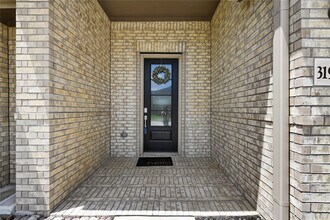 Building Photo - 31914 Lillie Lilac Ln