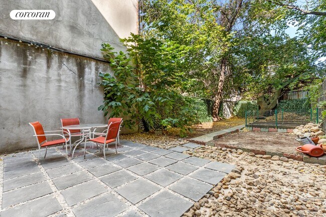 Building Photo - 797 St Johns Pl