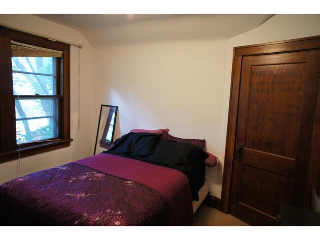 Dormitorio del segundo piso - 3005 Tyler St NE