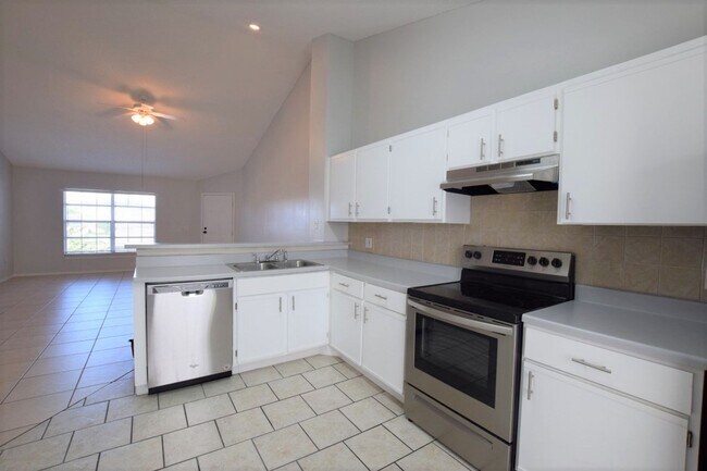 Foto del edificio - Upgraded 2 Bed 2 Bath Condo for Rent in Wi...