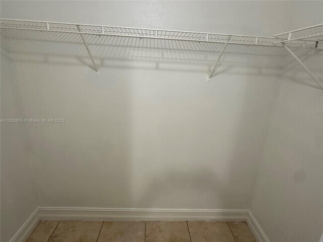 Foto del edificio - 1400 NE 56th St